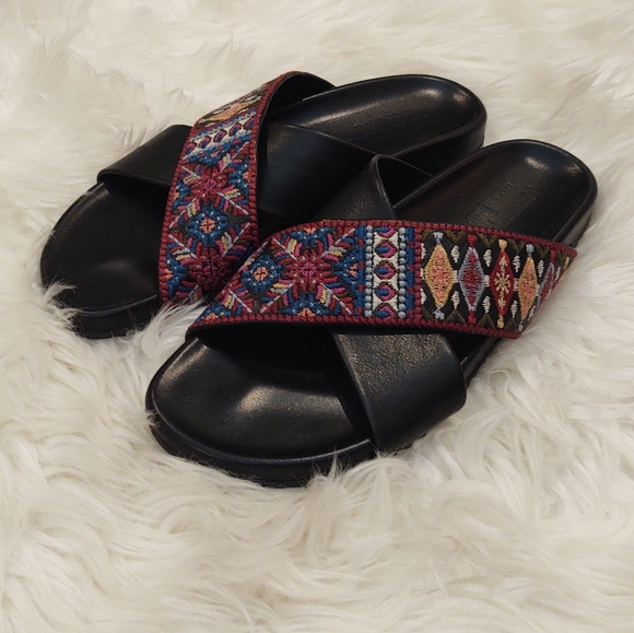 Johnny Was Beatriz Leather Embroidered Sandal - Picture 6 of 6